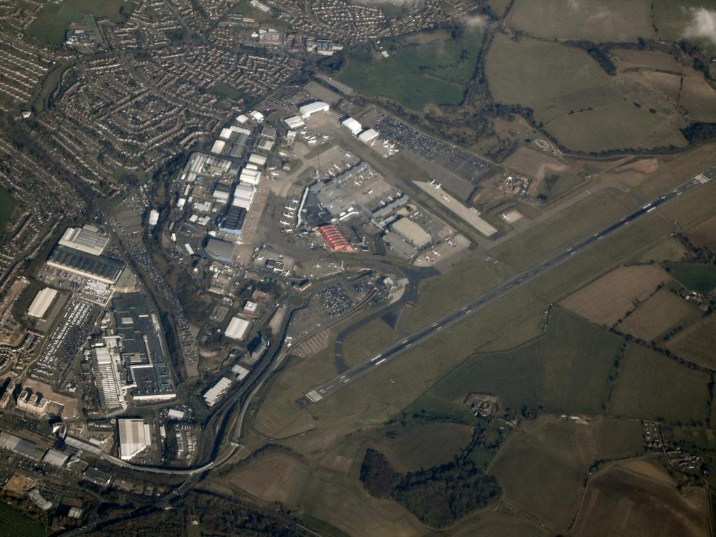 London Luton Airport official terminal map showing two forecourt smoking areas